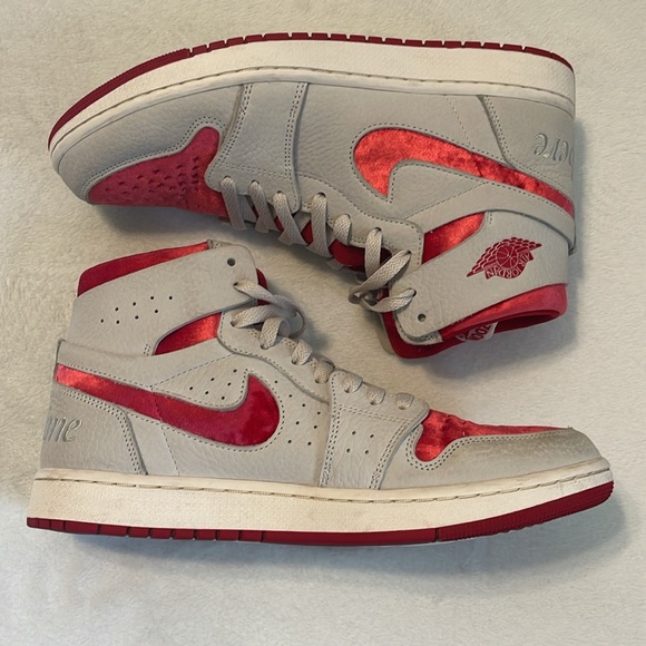AIR JORDAN 1 Retro High OG CMFT
“Valentines” - Picture 3 of 10